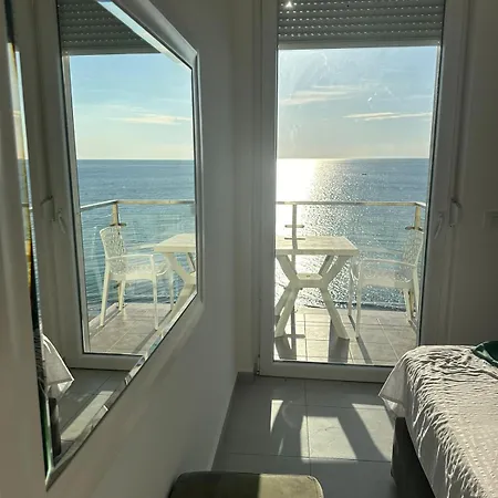 Deluxe With Balcony Shëngjin