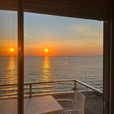 Deluxe With Balcony Apartment *