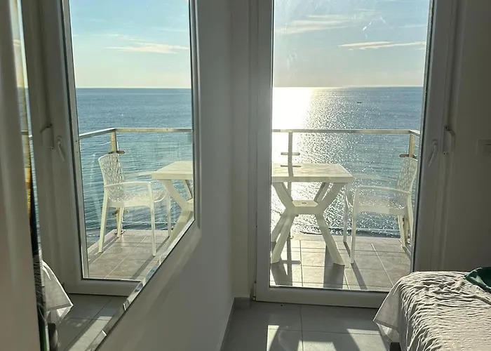 Deluxe With Balcony Shëngjin