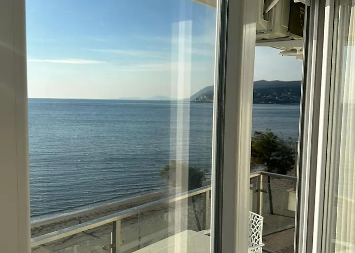 아파트 Deluxe With Balcony *