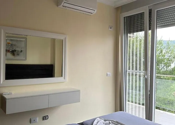 Deluxe With Balcony Shëngjin