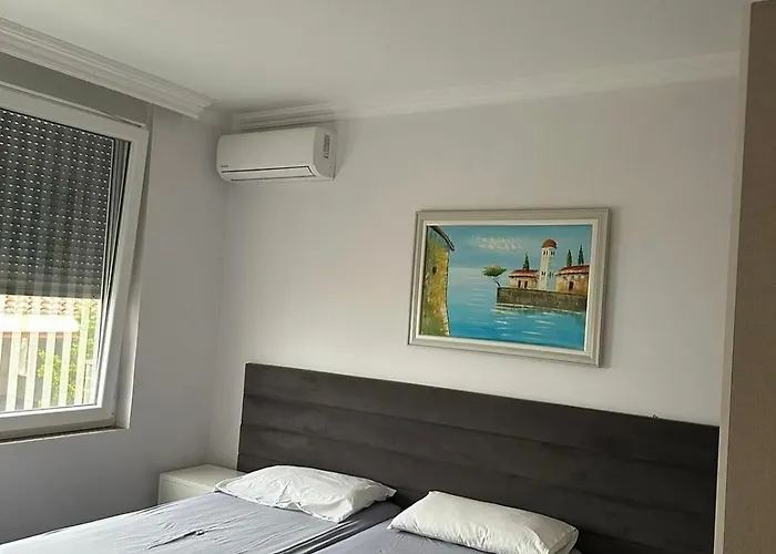 아파트 Deluxe With Balcony *