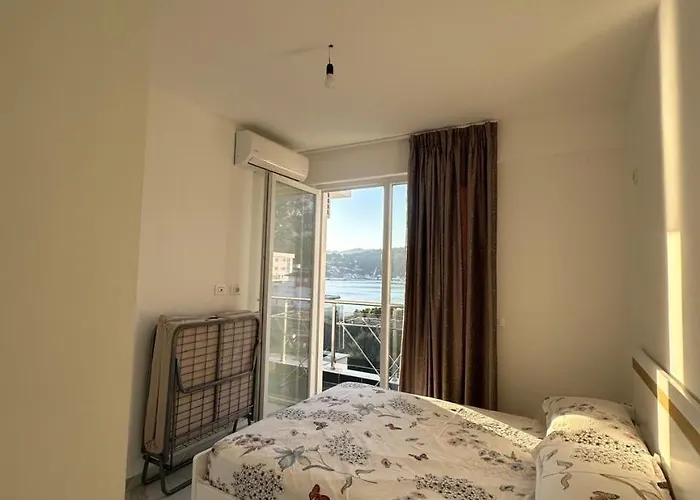 아파트 Deluxe With Balcony *